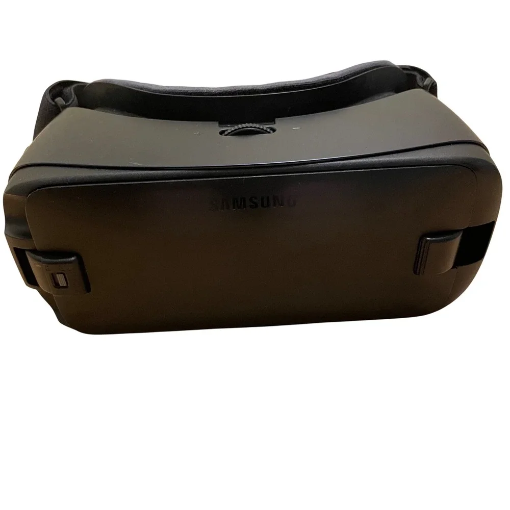 Samsung Gear VR Virtual Reality‎ Headset Powered by Oculus - Black